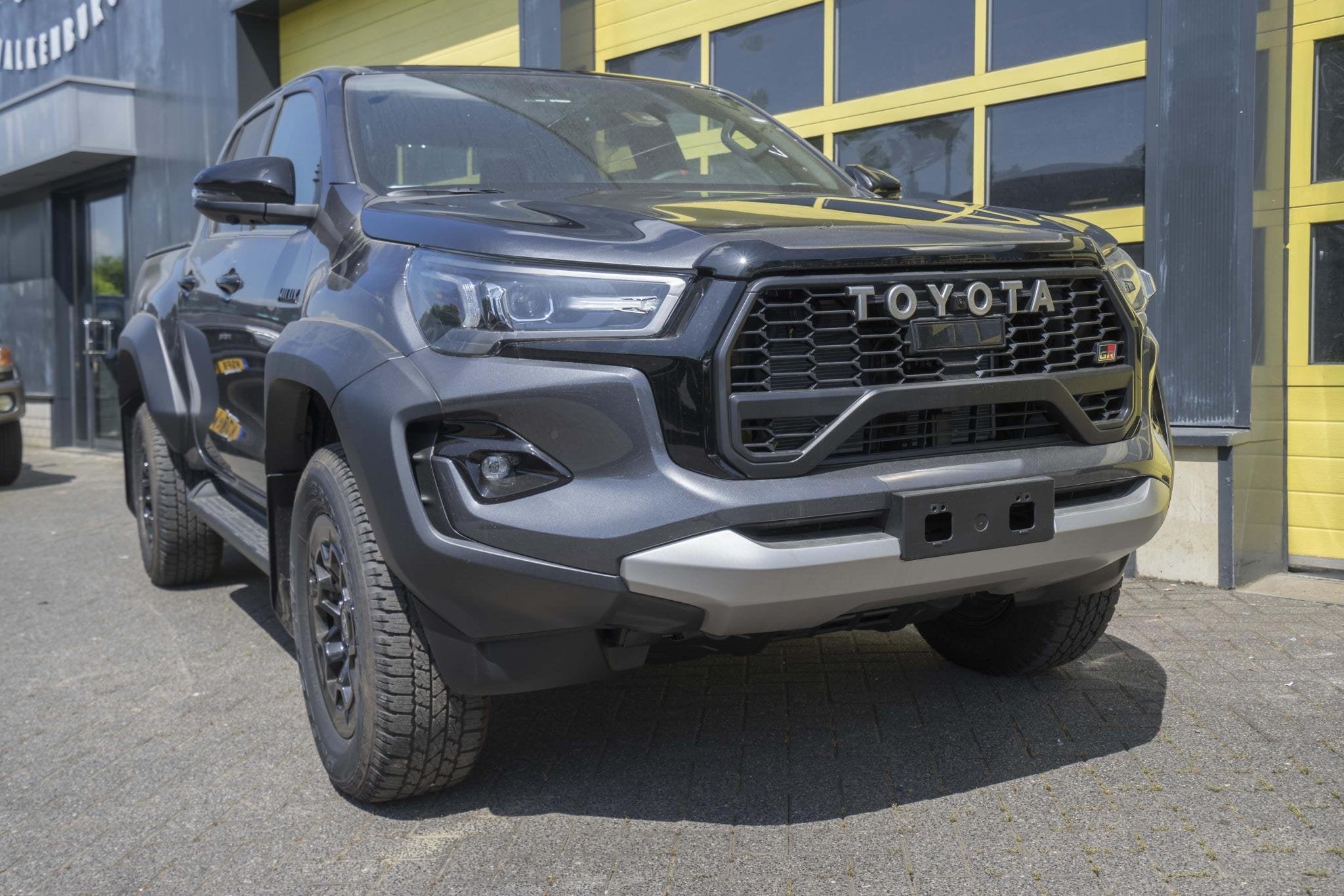Toyota HiLux 2.8 D-4D Double Cab GR Sport, Auto's, Toyota, Automaat, Euro 6, 4 cilinders, Bedrijf