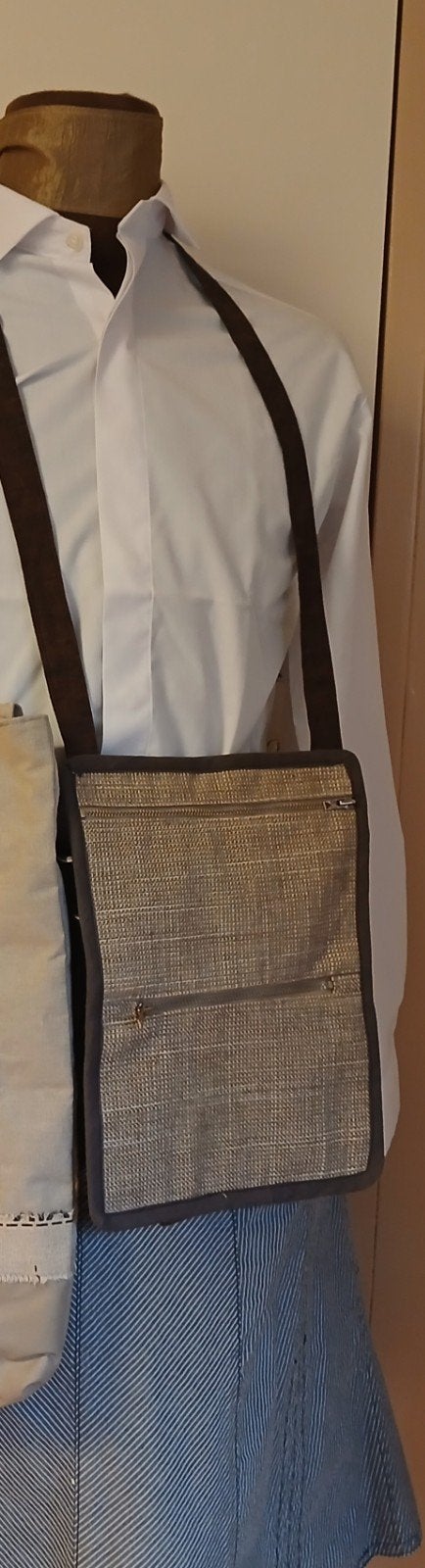 Reistasjesvoor paspoort/ documenten /waardevolle papieren., Ophalen of Verzenden, 30 cm of meer, Minder dan 35 cm