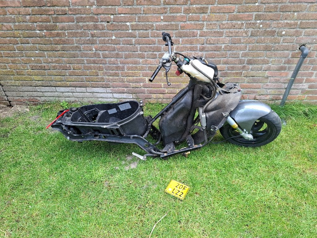 Gilera runner frame met kenteken zonder wok 50cc, Fietsen en Brommers, Ophalen, Zo goed als nieuw, Frame, Gilera runner