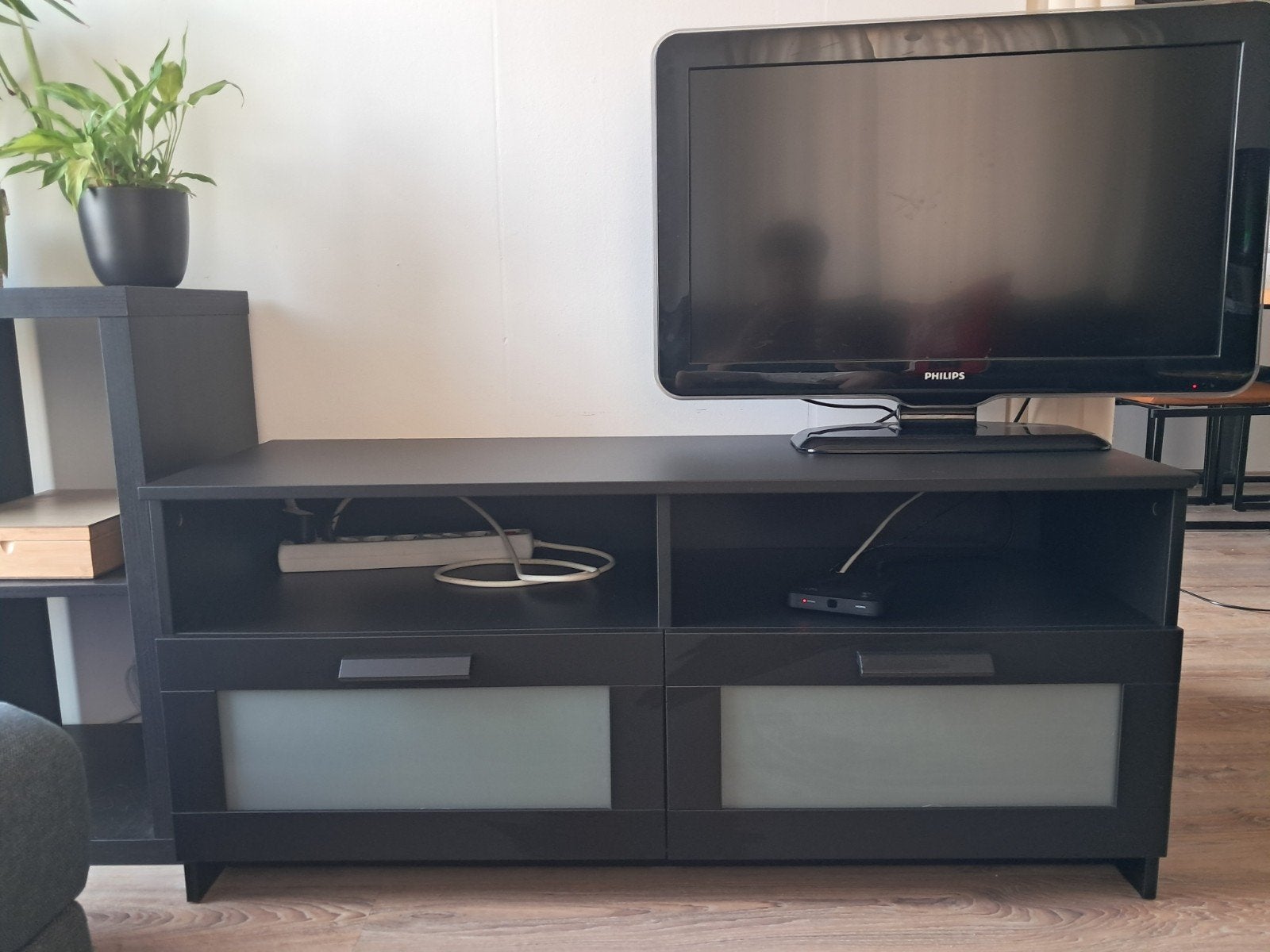 Brimnes, ikea, Zwart TV-meubel, Ophalen, Gebruikt, 100 tot 150 cm, Minder dan 100 cm