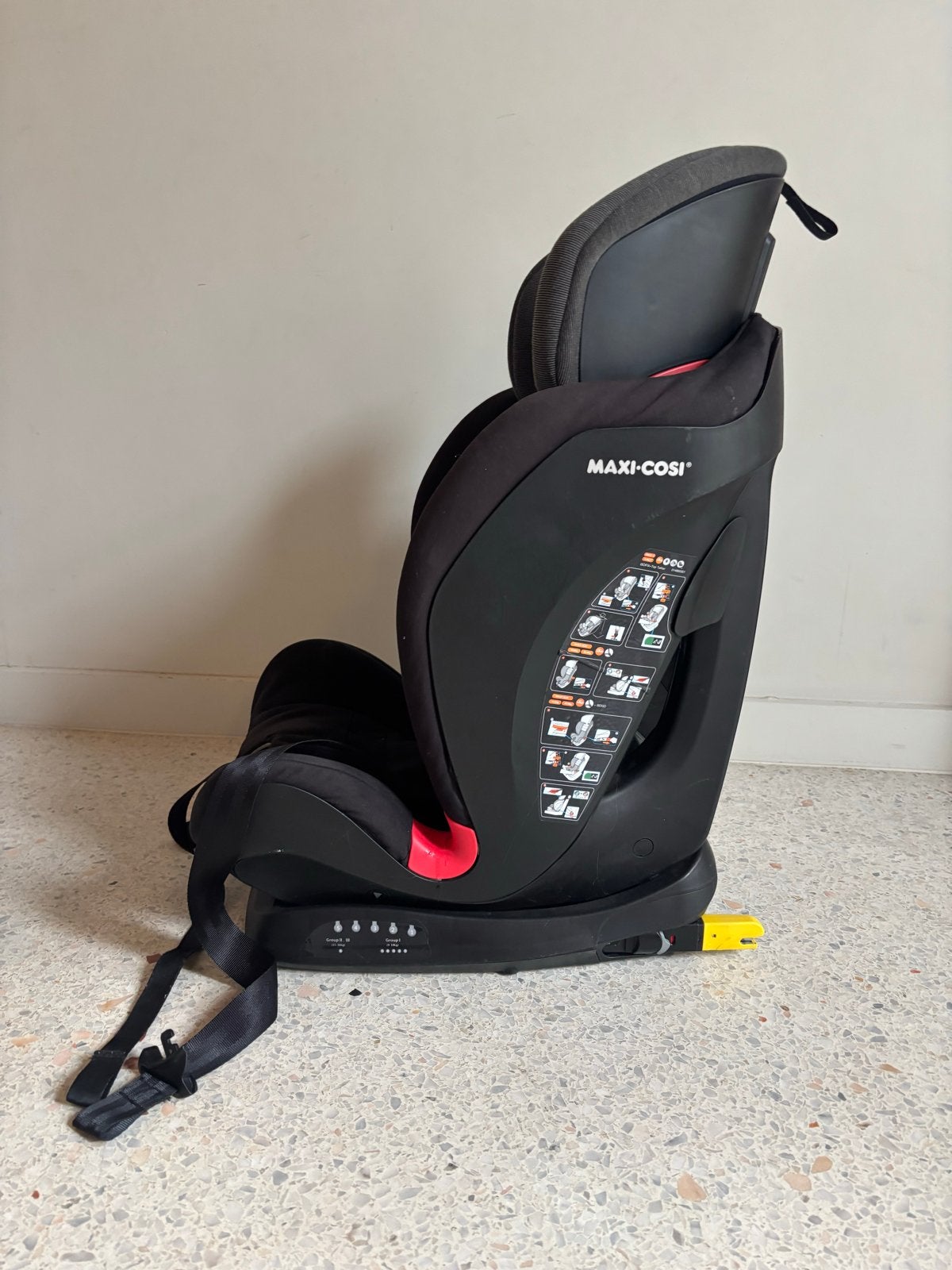 Maxi-Cosi Titan Nomad Black autostoel (9-36 kg), Kinderen en Baby's, Ophalen, Autogordel of Isofix, Gebruikt, Verstelbare rugleuning