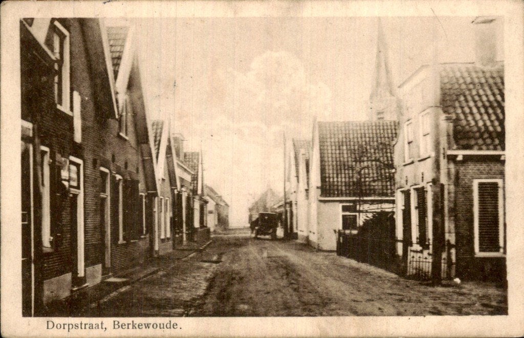 Berkewoude - Dorpstraat - Straatbeeld, Ophalen of Verzenden, 1920 tot 1940, Gelopen, Zuid-Holland