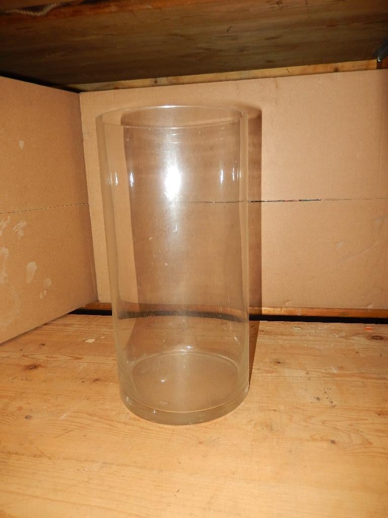 VAAS MODEL TYPE LAARS RONDE OUDE VAAS UIT JAREN 70, Huis en Inrichting, Ophalen of Verzenden, Overige kleuren, Glas, Minder dan 50 cm