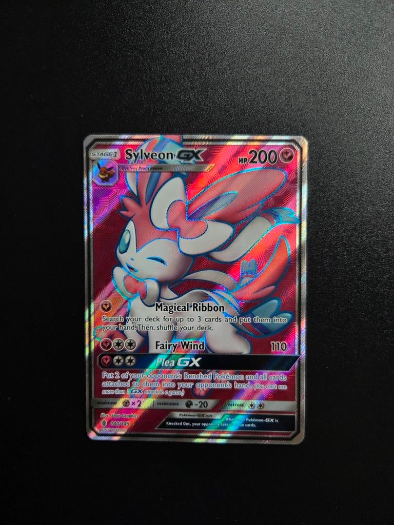 Sylveon GX 140/145 Pokemon Guardians Rising, Ophalen of Verzenden, Zo goed als nieuw, Booster, Foil