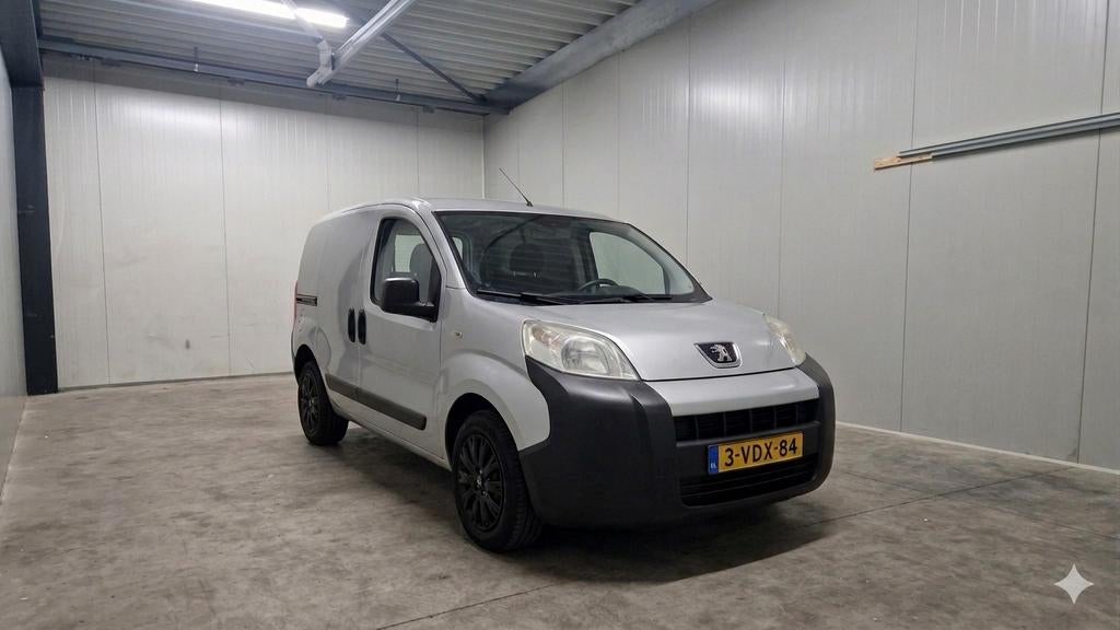 Peugeot Bipper 1.4 HDI gearbox problem, Auto's, Bestelauto's, Voorwielaandrijving, Stof, Zwart, 4 cilinders