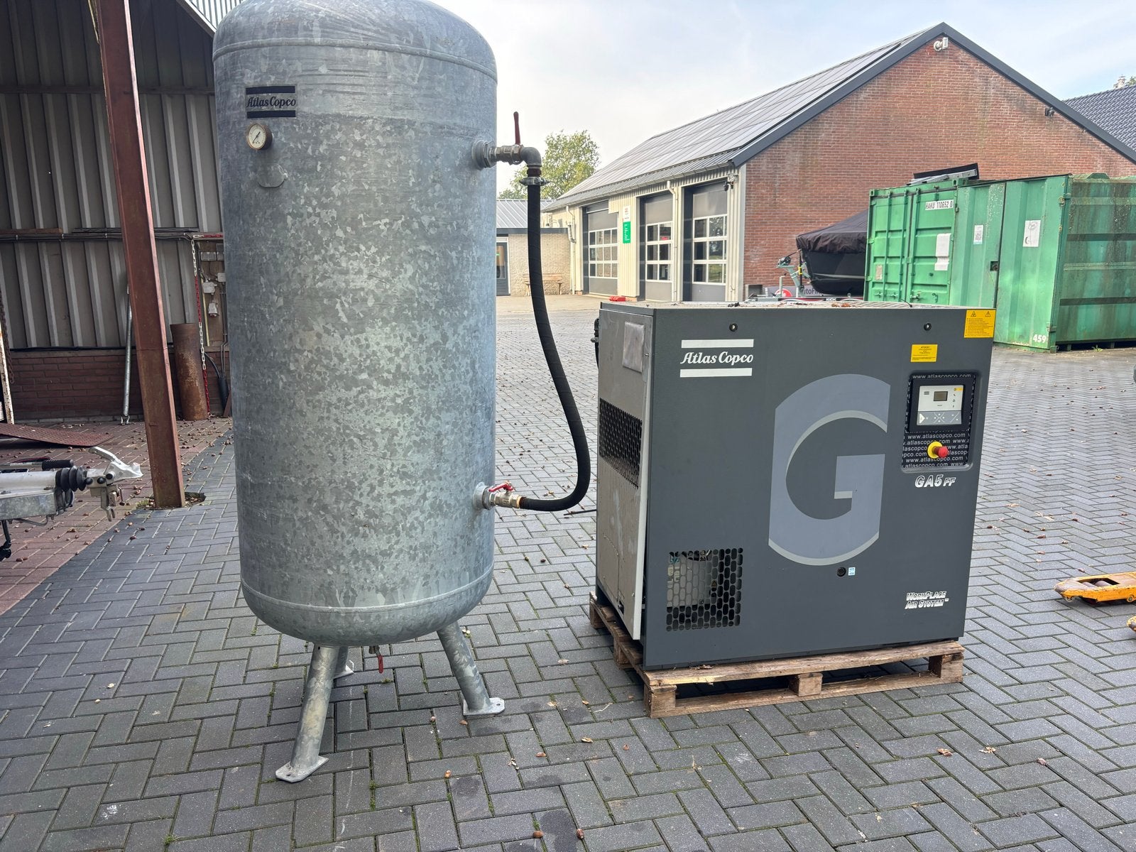 Atlas Copco GA5FF Compressor met 900L luchttank, 100 liter of meer, Ophalen, Gebruikt, 6 tot 10 bar