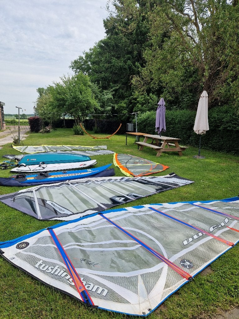 Surfset f2 stoke 116. mistral custom Flow 93. 5x zeilen, Ophalen, Gebruikt, Met mast, 5 tot 6.5 m²