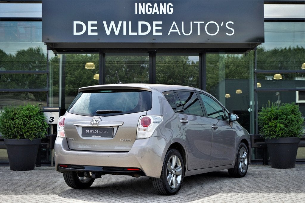 Toyota Verso 1.8 VVT-i Dynamic Business 7-persoons Pano Trek, Auto's, Toyota, 15 km/l, Gebruikt, Zwart, 4 cilinders
