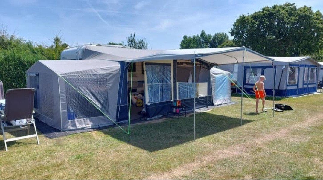 Hobby De Luxe 400 Compleet Vakantie klaar voortent+zijtenten, Luifel, Hobby, Overige typen, Treinzit