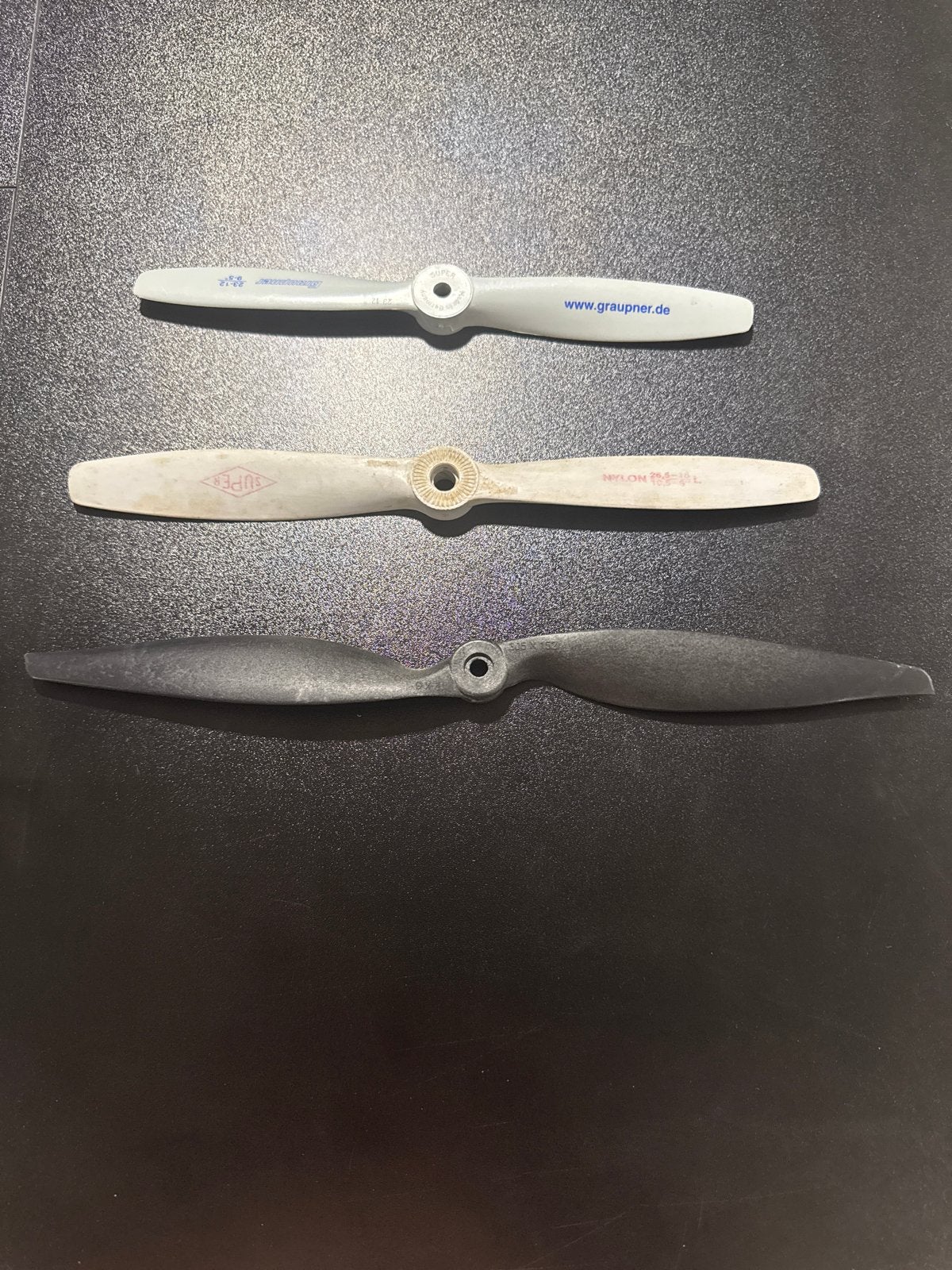 Diverse modelvliegtuig propellers (Graupner, Robbe), Overige merken, Gebruikt, Ophalen of Verzenden, Groter dan 1:72