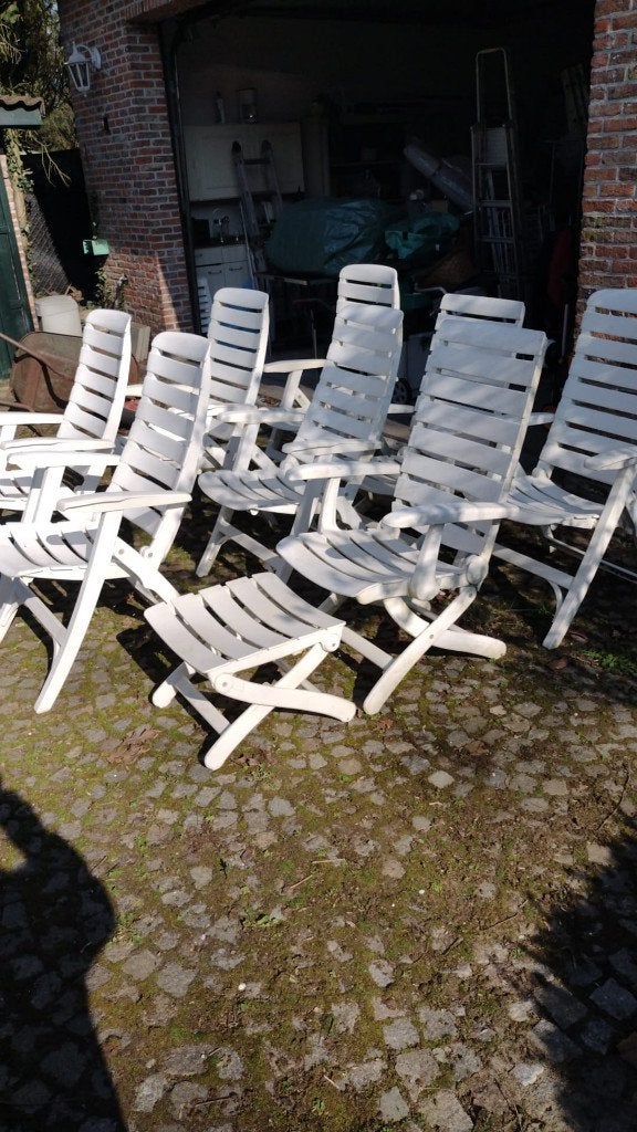 8 Kunststof witte tuinstoelen en 1 hocker, Tuin en Terras, Ophalen, Gebruikt, Kunststof, Verstelbaar
