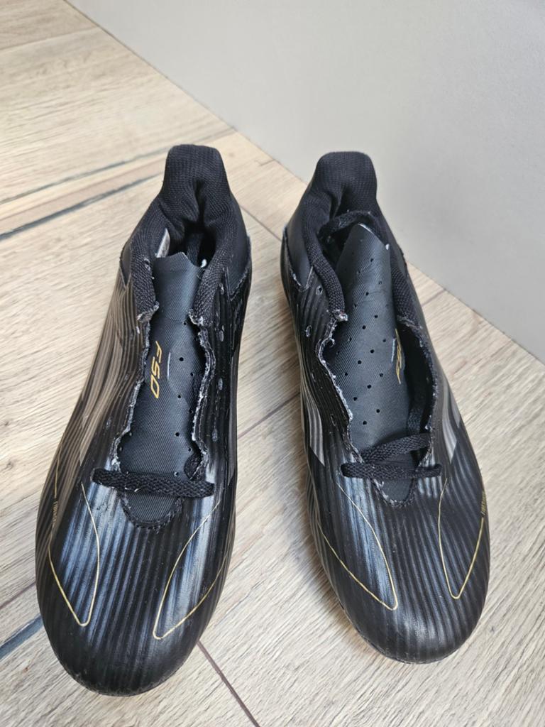 Adidas F50 Voetbalschoenen Zwart/Goud - Maat 40, Maat XS of kleiner, Ophalen of Verzenden, Gebruikt, Schoenen
