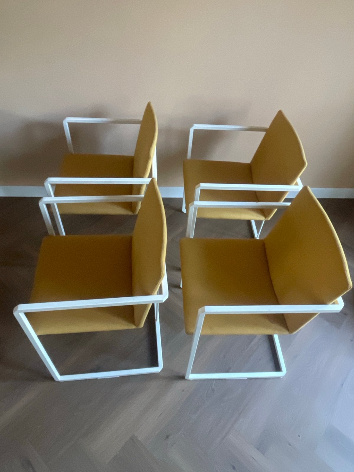 Set van 4 gele design stoelen met wit metalen frame, Ophalen, Gebruikt, Overige kleuren, Vintage - Postmodern / Jaren 80