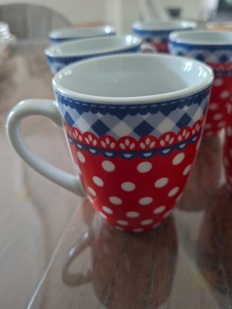 6x kopjes Gusta, Ophalen, Zo goed als nieuw, Overige stijlen, Kop(pen) en/of Schotel(s)
