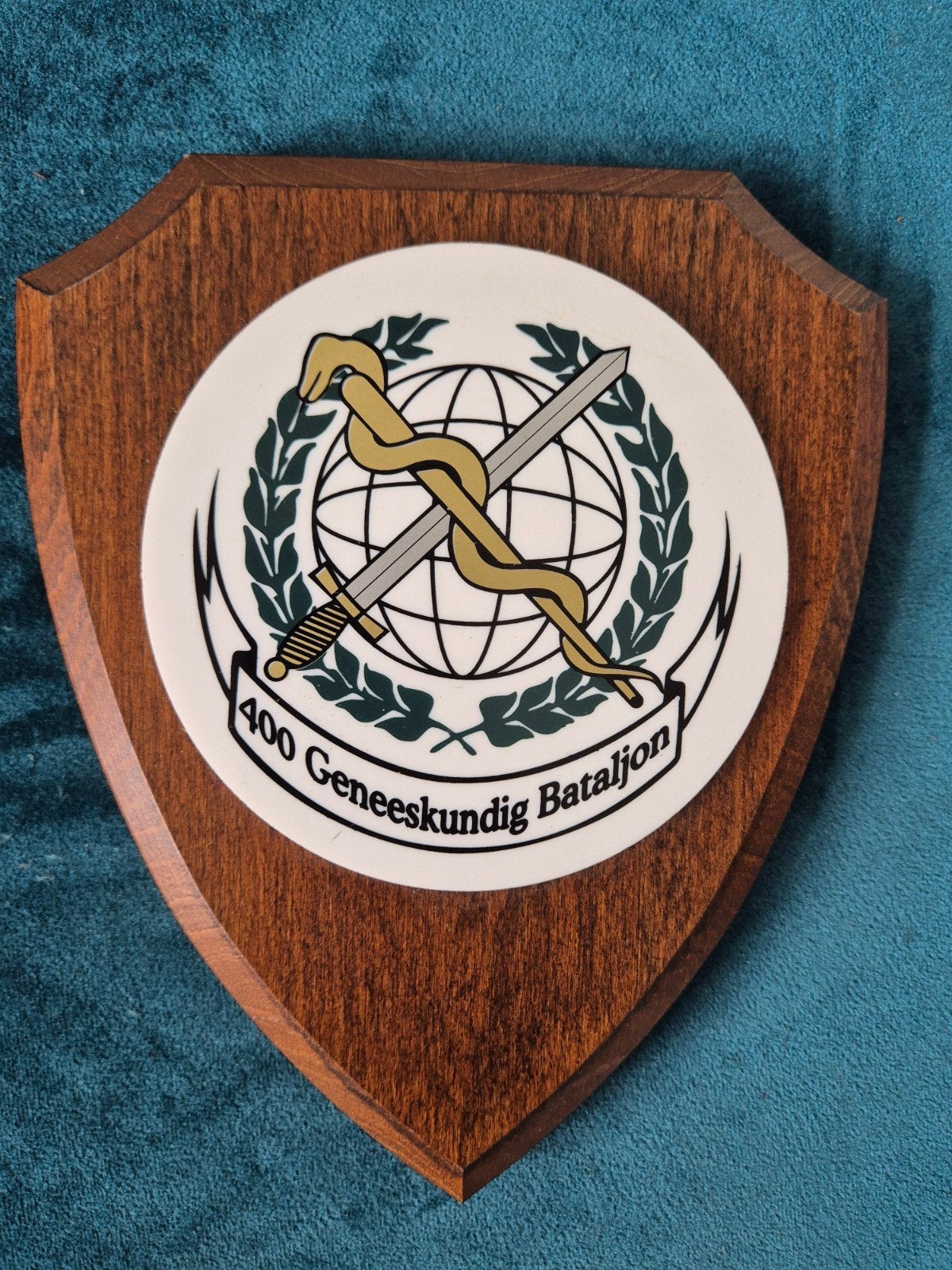 Wapenschild 400 Geneeskundig Bataljon, Verzamelen, Militaria | Algemeen, Ophalen of Verzenden, Landmacht, Nederland, Embleem of Badge