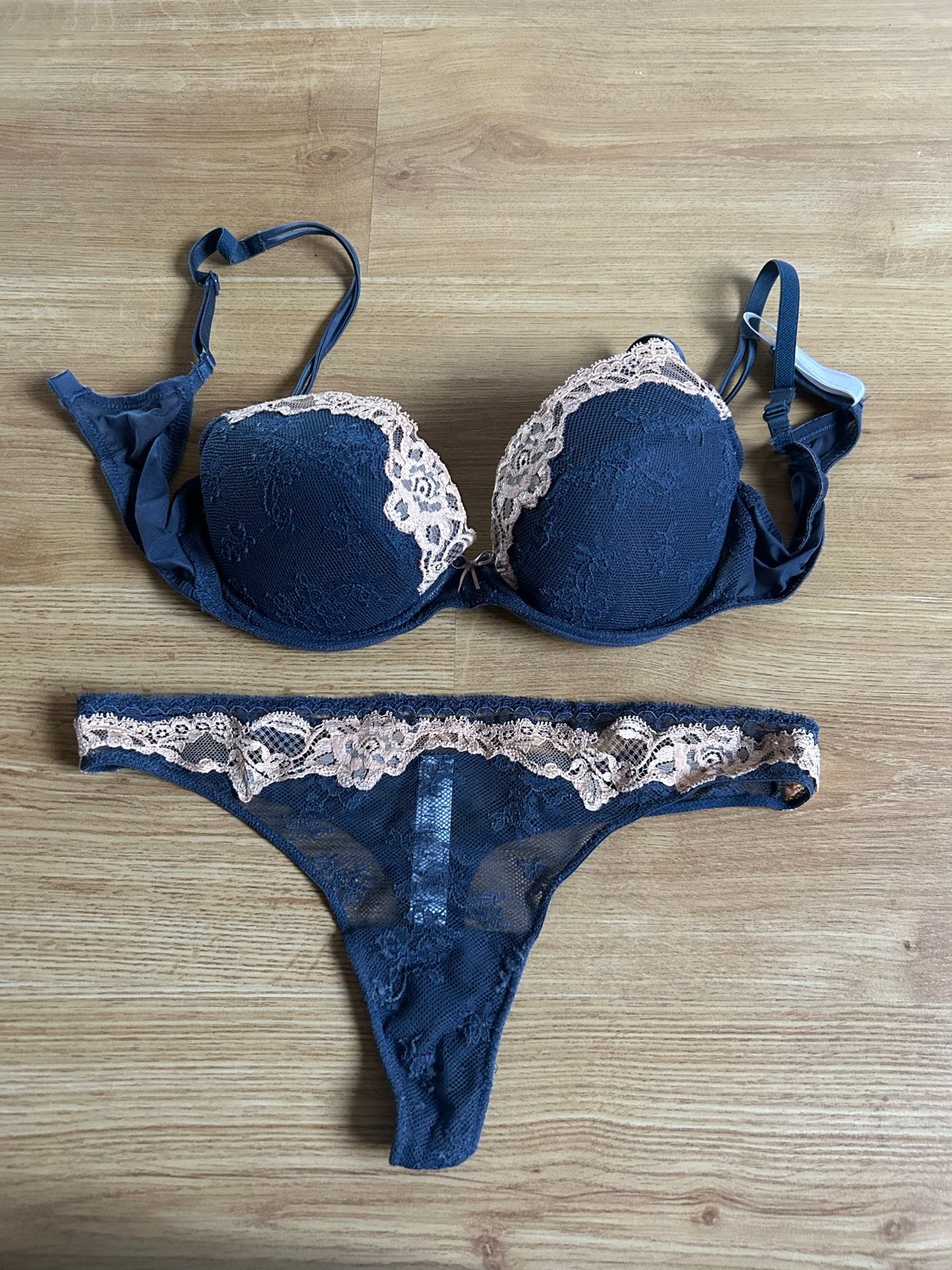 Marie Jo Lingerie Set: BH en String - Donkerblauw met Kant, Ophalen of Verzenden, Blauw, Setje