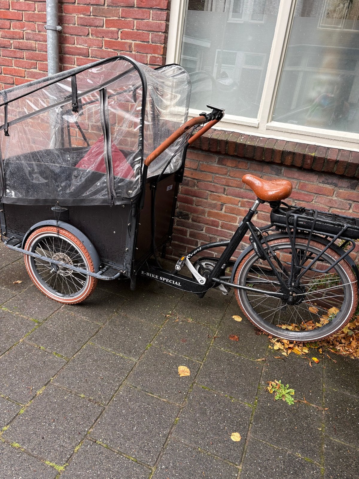 Opknapper!Elektrische driewieler bakfiets met zitjes en huif, Overige merken, Gebruikt, Elektrisch, Ophalen of Verzenden