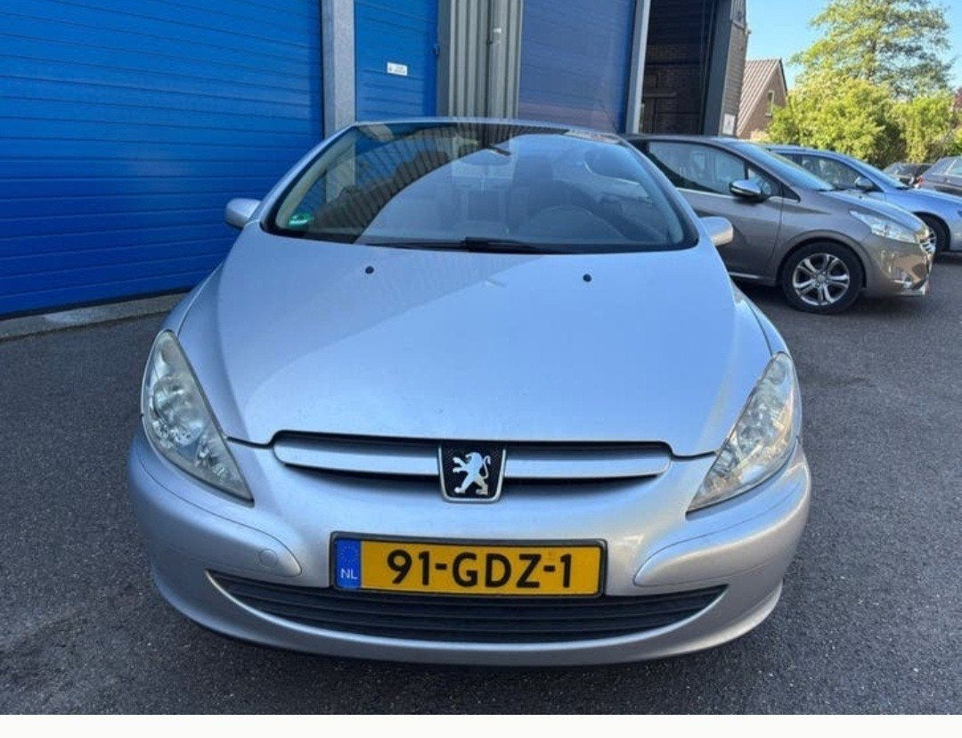 nieuwe apk bij aankoop:Peugeot 307 2.0 16V CC 2004 Grijs, Auto's, Voorwielaandrijving, 4 cilinders, Cabriolet, 4 stoelen