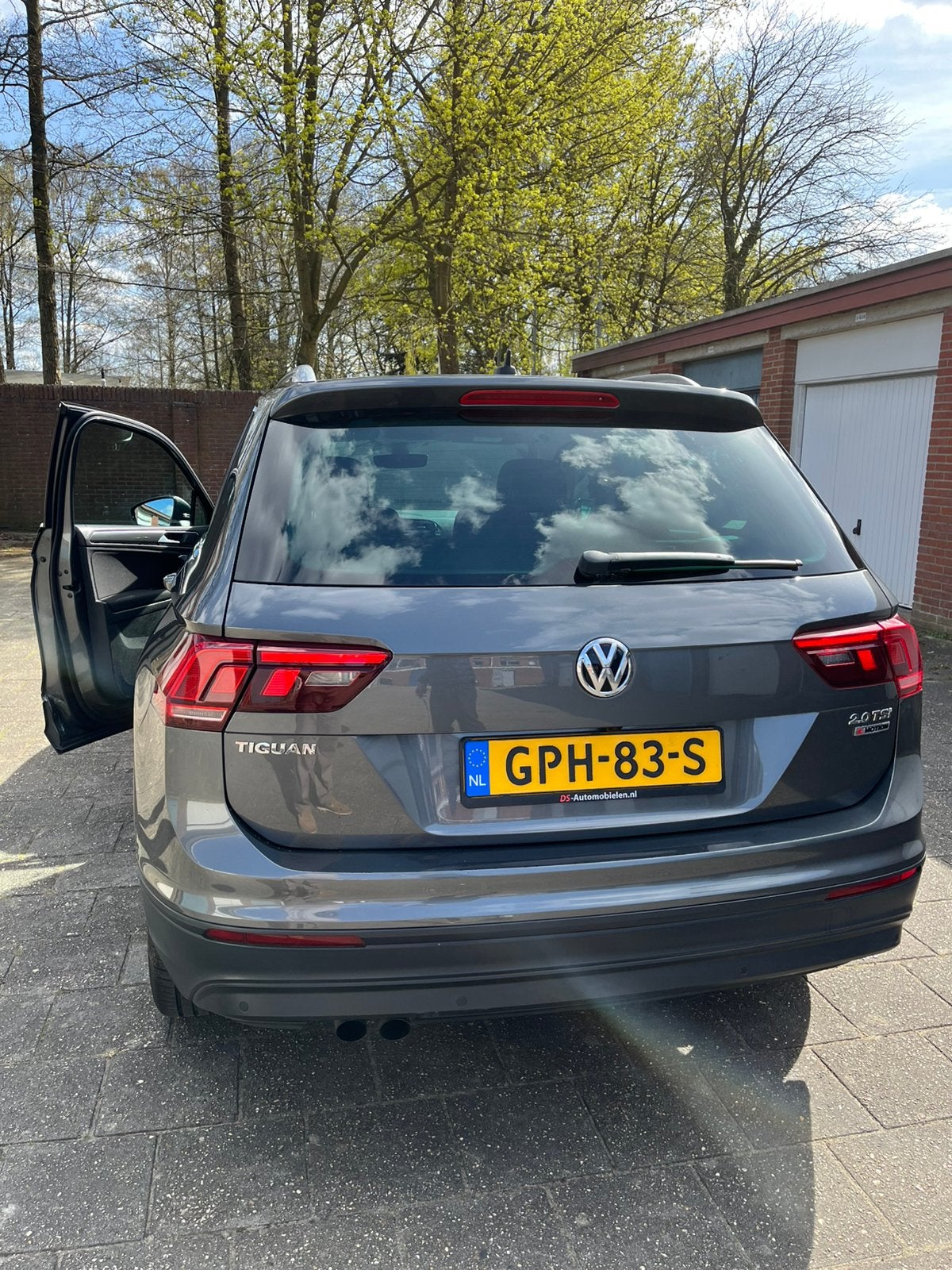 Volkswagen Tiguan 2.0 TSI 180pk 4MOTION 7-DSG 2016 Grijs, Auto's, Volkswagen, Automaat, 4 cilinders, 1984 cc, 179 pk