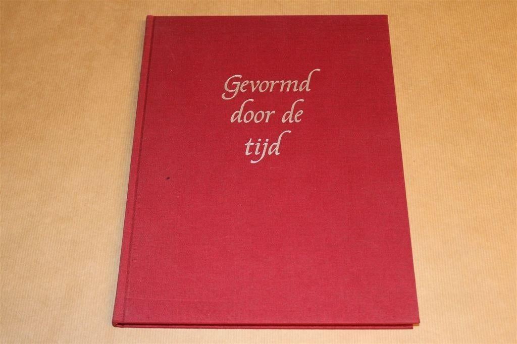 Gevormd door de Tijd — Steenfabrieken Strating Scheemda, Boeken, Geschiedenis | Stad en Regio, Gelezen, Ophalen of Verzenden