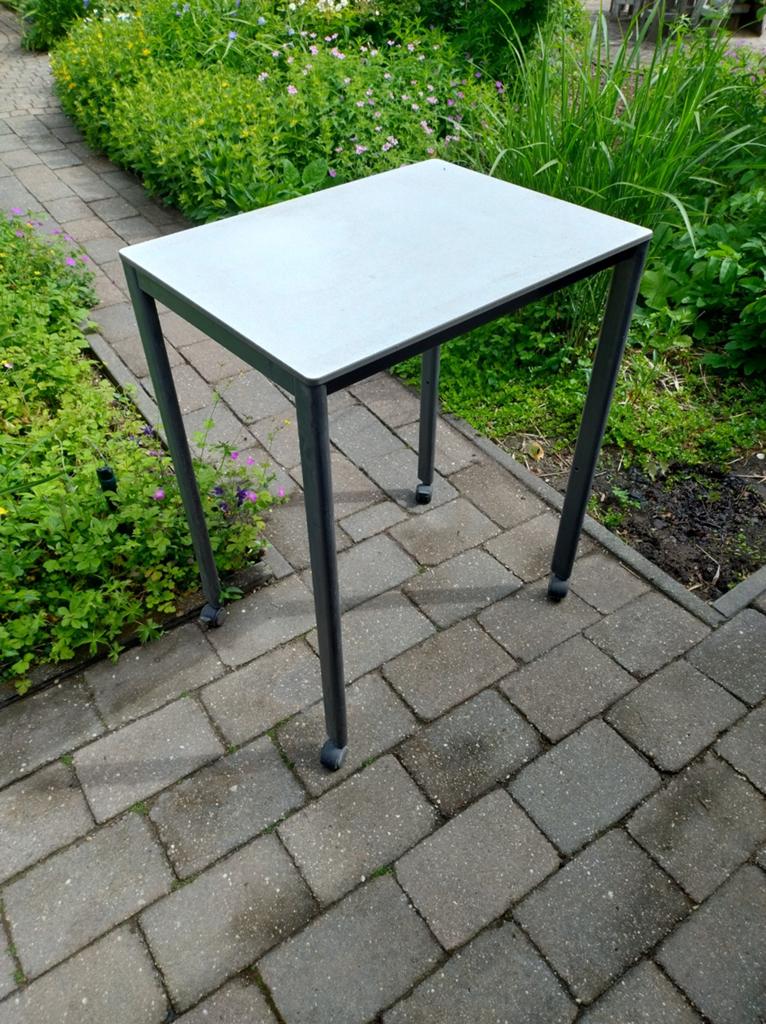 Verrijdbare werktafel inpaktafel bijzettafel, Ophalen, Gebruikt, Minder dan 130 cm