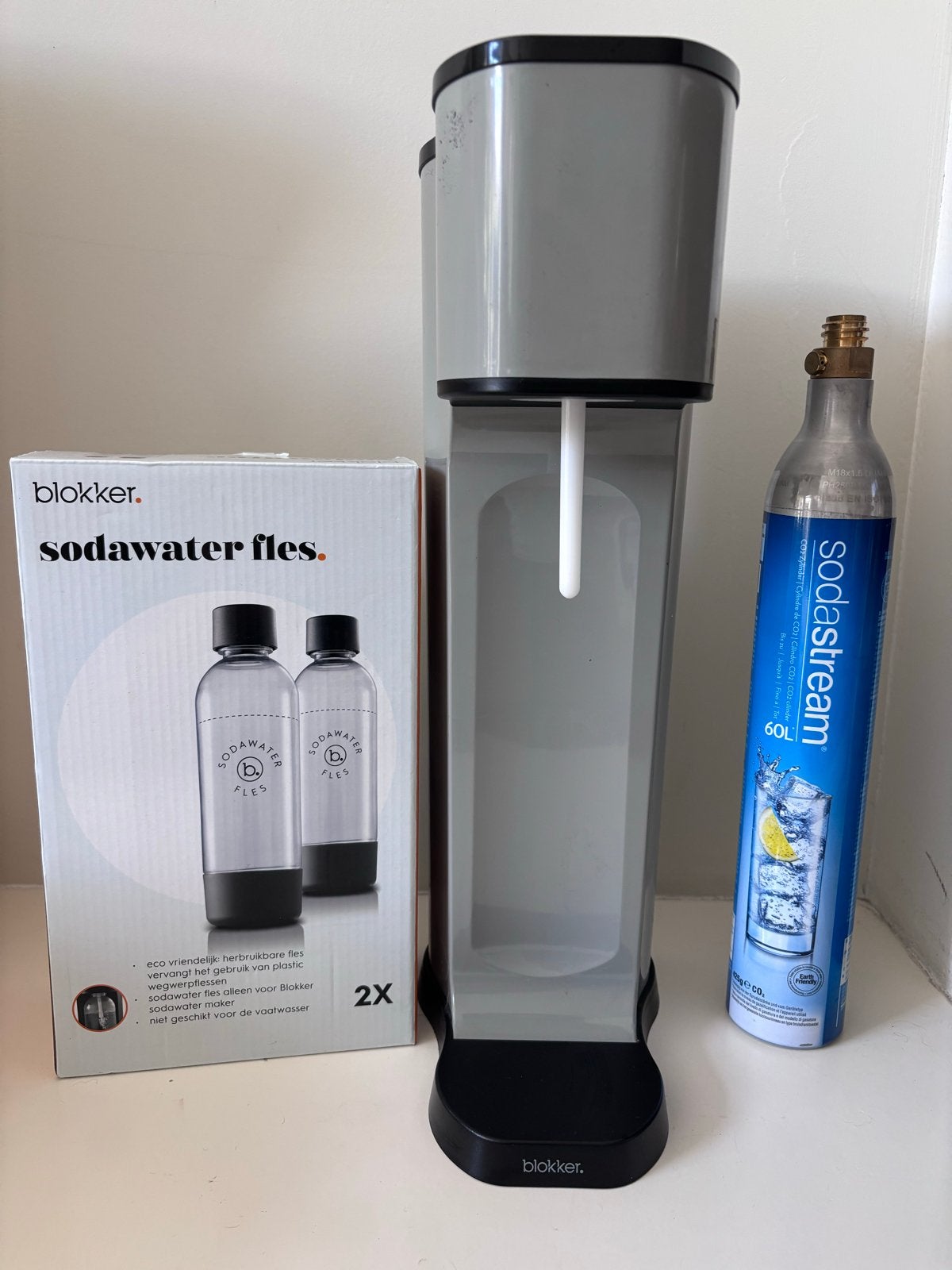 Blokker Sodawater Maker met 2 Flessen en Sodastream Cilinder, Ophalen, Gebruikt