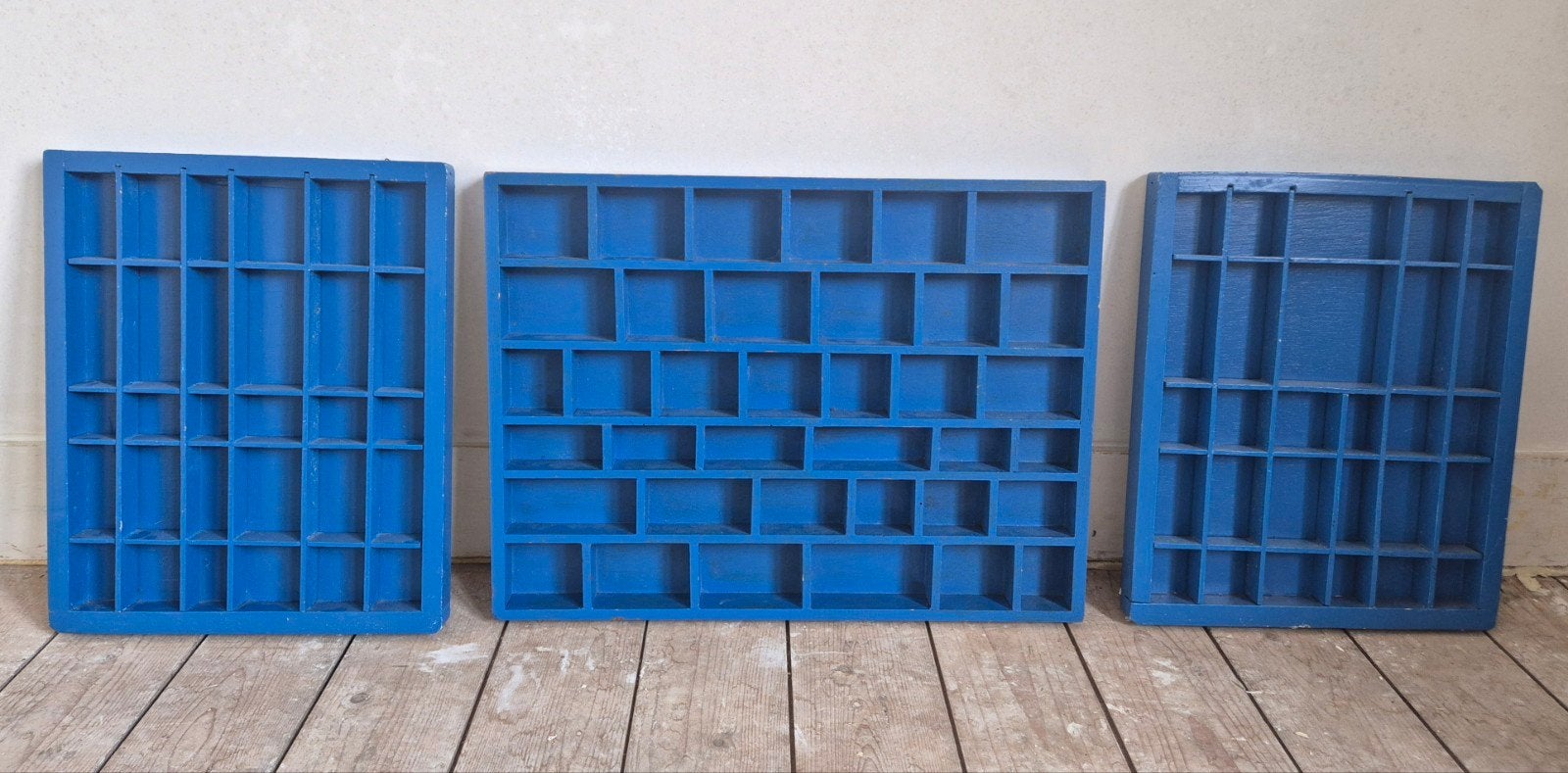 Set van 3 blauwe letterbakken, Ophalen, Met plank(en), Gebruikt, Vintage, Industrieel