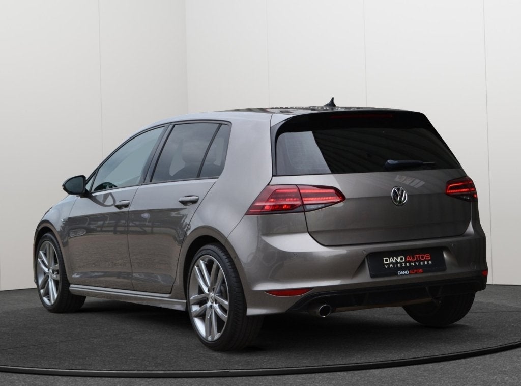 Volkswagen Golf 1.2 TSI DSG R-Line Lounge LED/Navi/18''inch, Auto's, Automaat, Dealer onderhouden, Stof, Gebruikt