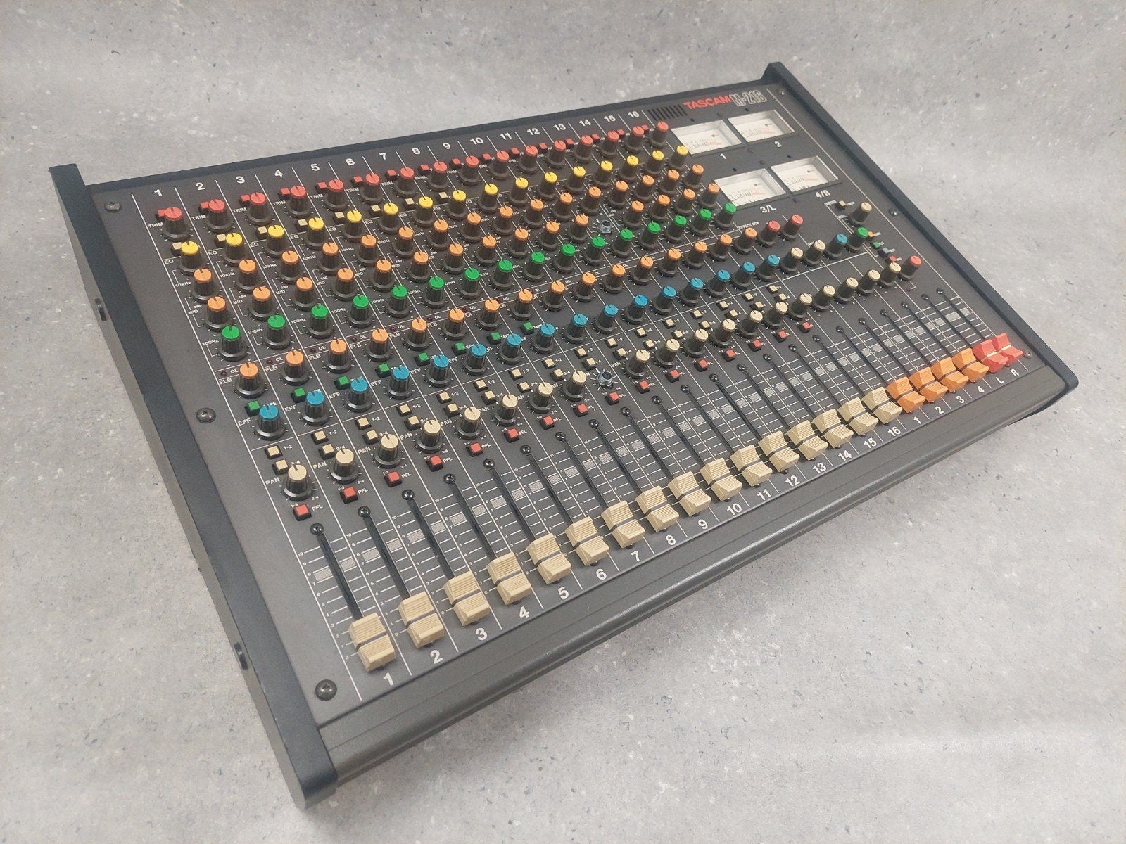👉Tascam M-216, vintage mixer project 🔹️ Hot Sound !!, Ophalen of Verzenden, Gebruikt, 10 tot 20 kanalen, Microfooningang