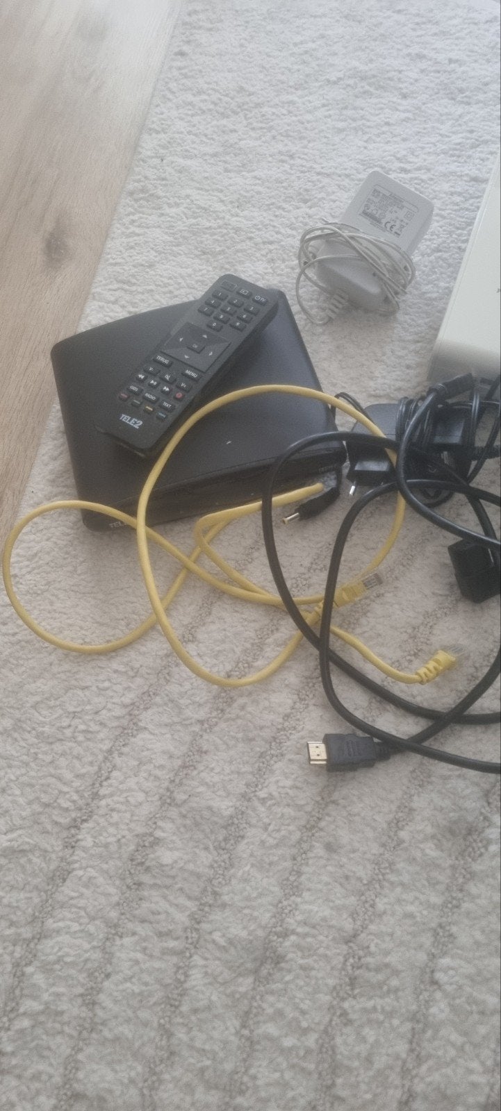 Tele2 Router met ingebouwd modem en TV-ontvanger, Ophalen of Verzenden, Gebruikt, Router met modem, Tele2