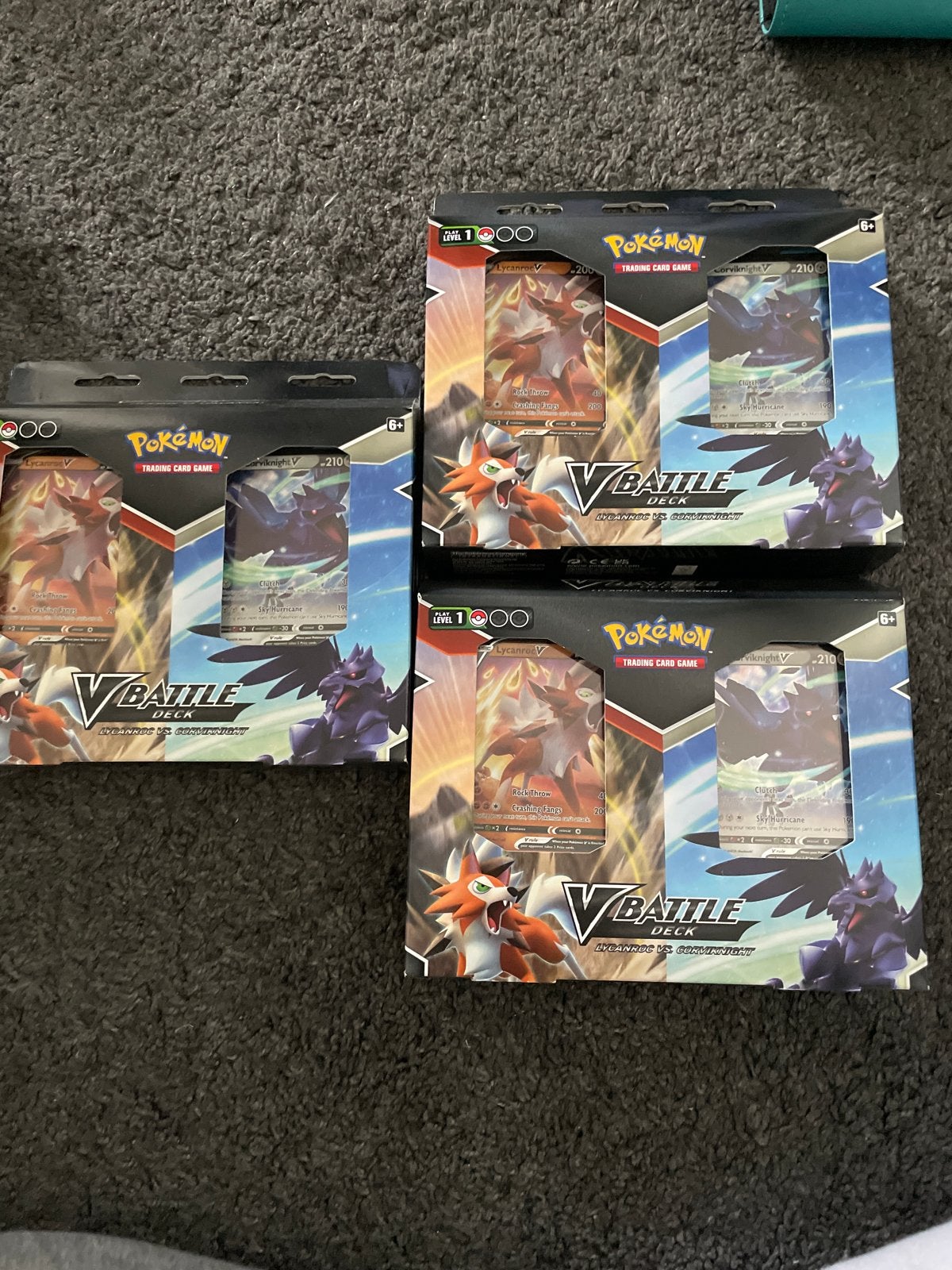 Pokémon V Battle Deck Lycanroc vs Corviknight (3 stuks), Hobby en Vrije tijd, Verzamelkaartspellen | Pokémon, Ophalen of Verzenden