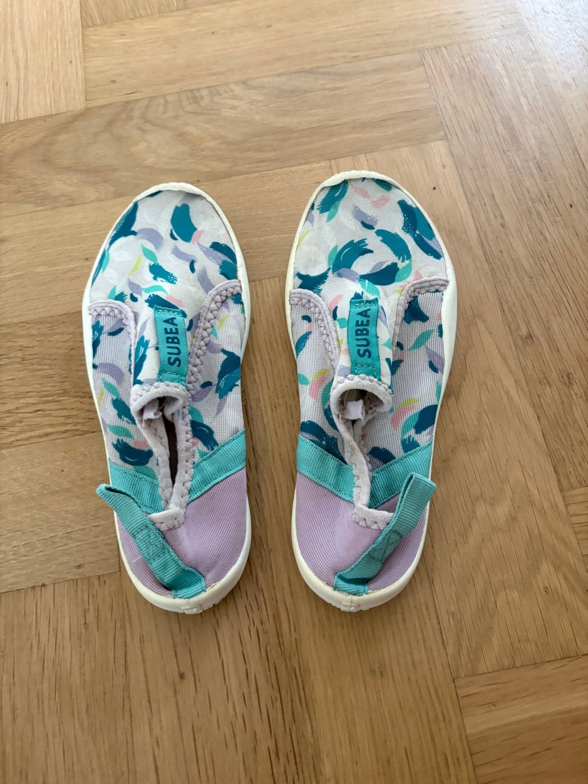 Waterschoenen maat 32-33 - Ideaal voor zomer en zwemles, Kinderen en Baby's, Kinderkleding | Schoenen en Sokken, Ophalen, Gebruikt