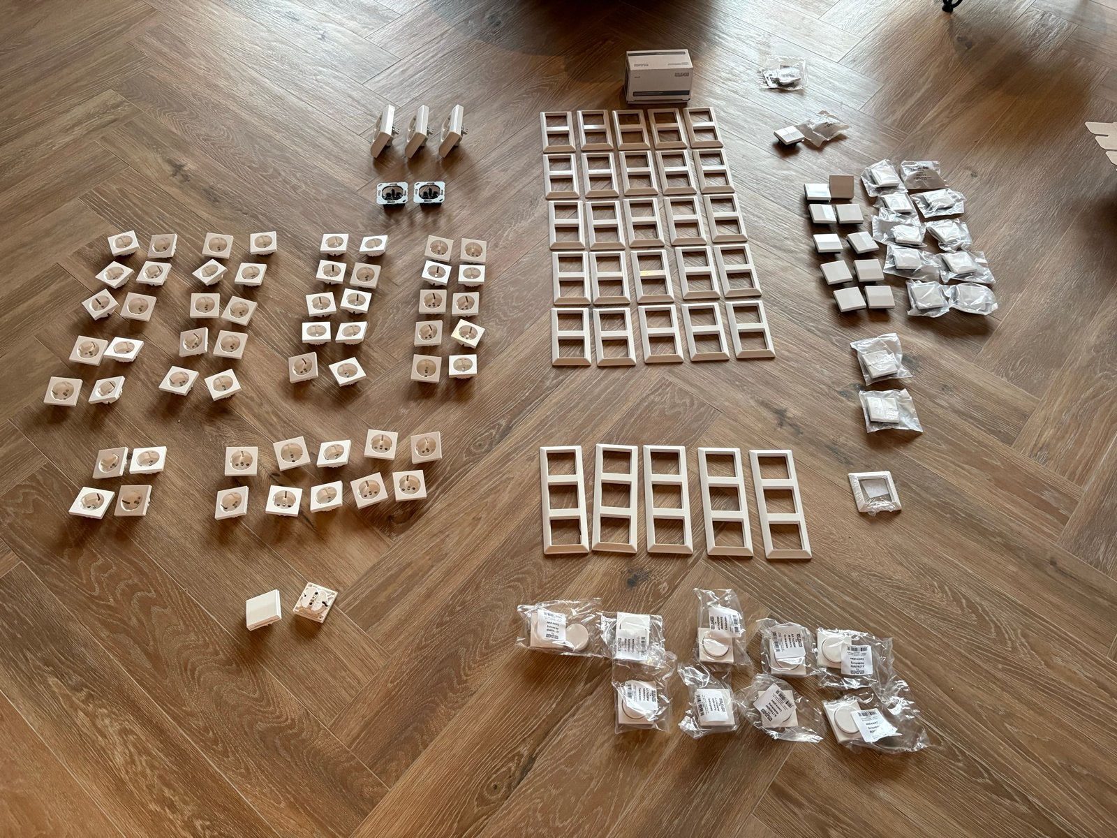 Grote partij JUNG elektra materialen in 1 koop - NIEUW!, Ophalen of Verzenden, Nieuw, Jung, Schakelaar