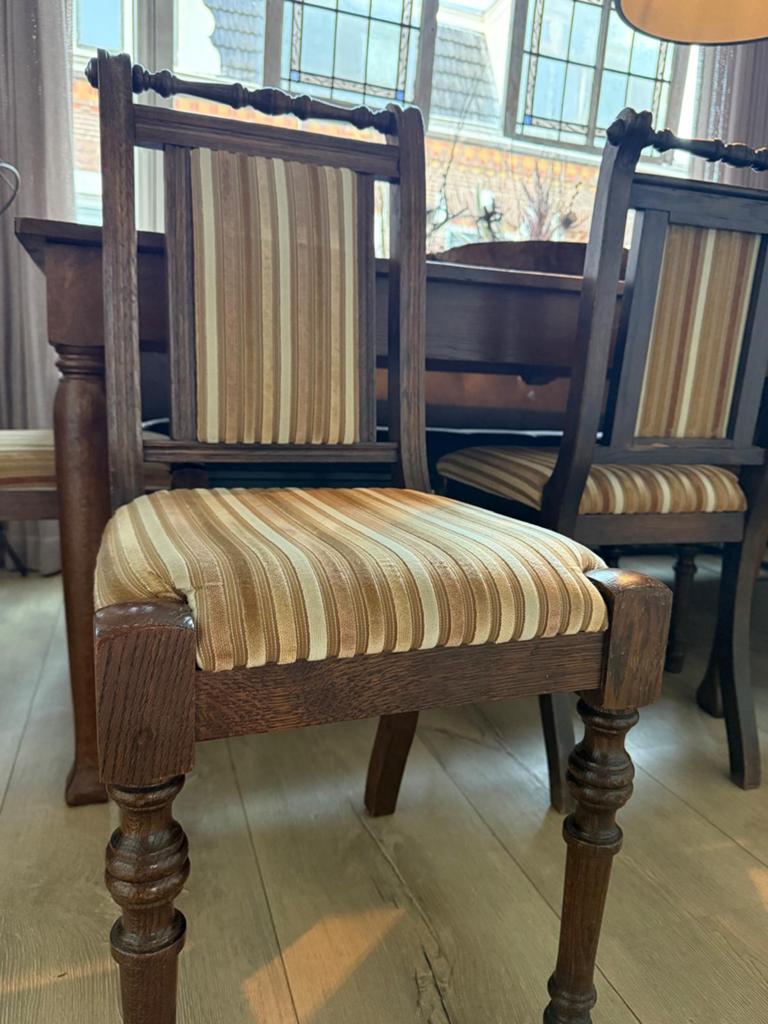 Nette antieke opnieiw gestoffeerde (6) stoelen, Ophalen, Zo goed als nieuw, 6 tot 8 stoelen