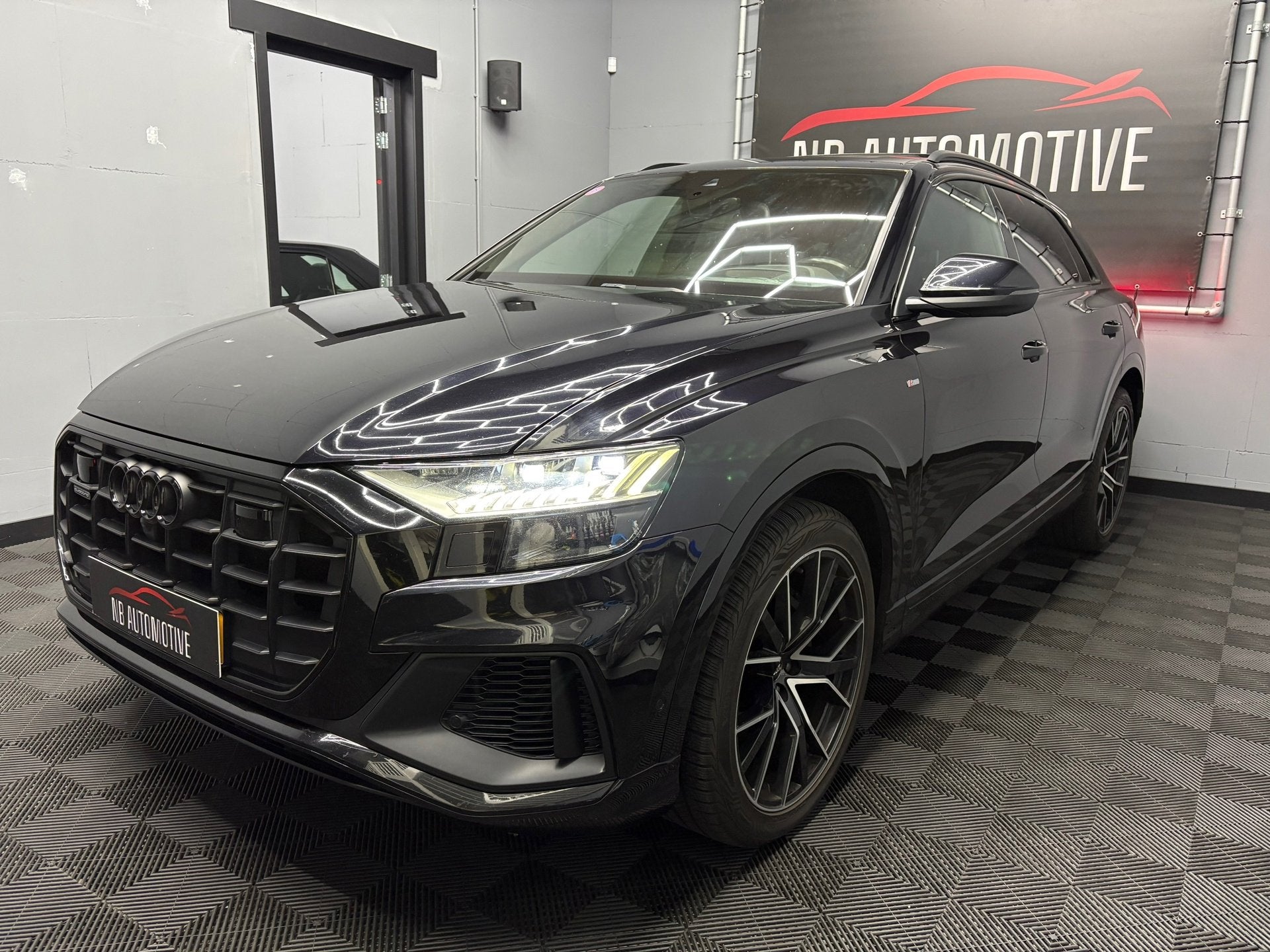 Audi Q8 50 TDI Quattro S-line, Auto's, Automaat, 15 km/l, Gebruikt, Zwart