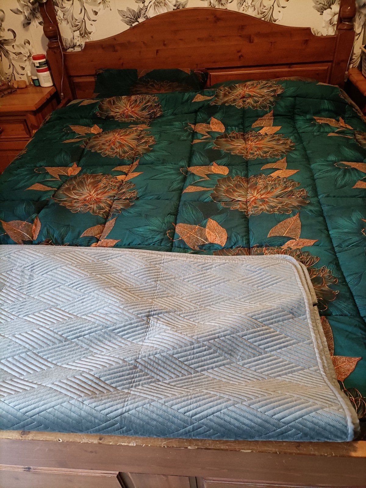 gratis op te halen 2 persoons bed 160x200 met 2 nachtkastjes, Huis en Inrichting, Ophalen, Gebruikt, Tweepersoons, 200 cm