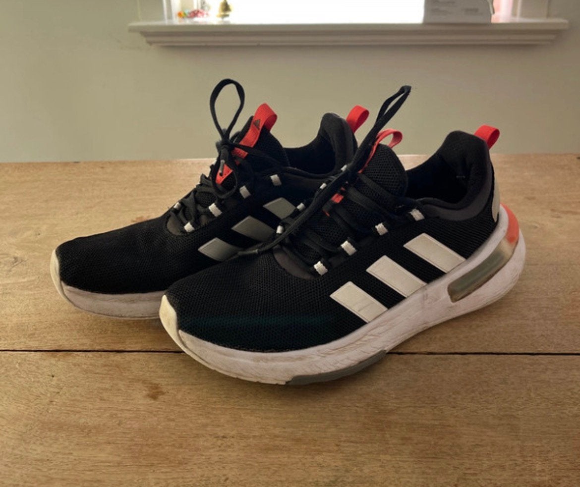Adidas sneaker zwart 41 1/3, Kleding | Dames, Schoenen, Zwart, Ophalen of Verzenden, Sneakers of Gympen, Gedragen