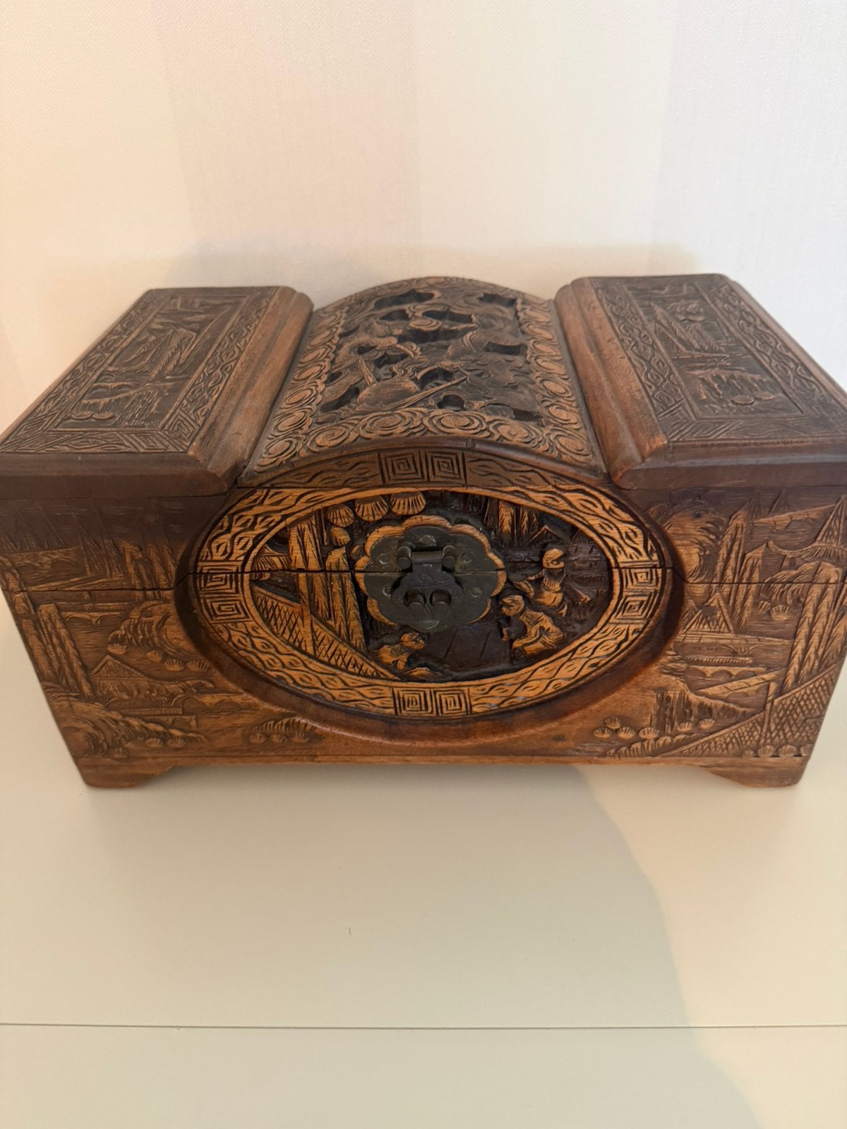 Antiek gesneden houten kistje +oosterse motieven. Zeldzaam, Ophalen