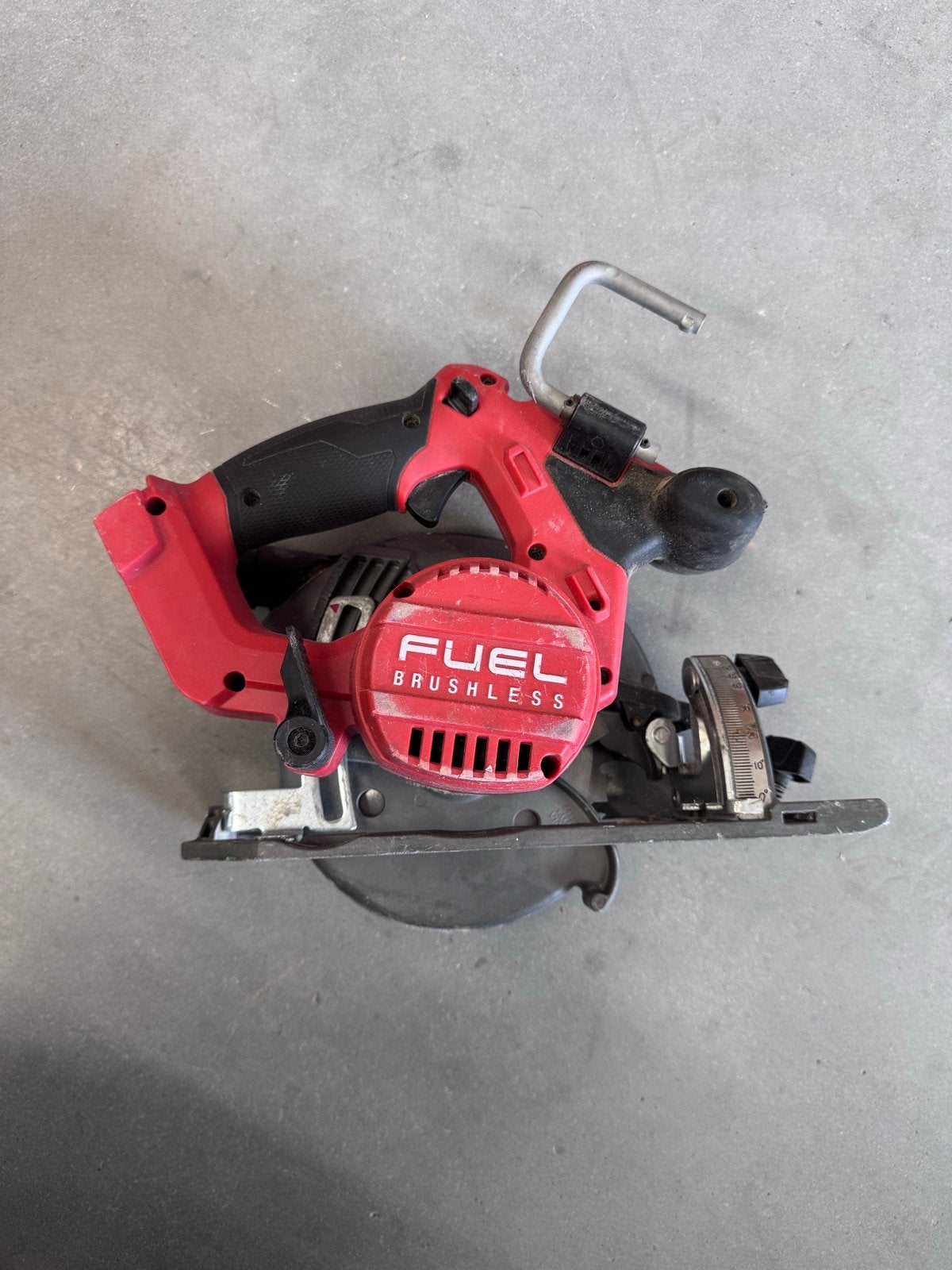 Milwaukee FUEL Cirkelzaag - Krachtig en Gebruikt, Doe-het-zelf en Verbouw, Gereedschap | Zaagmachines, Ophalen, Gebruikt, Cirkelzaag