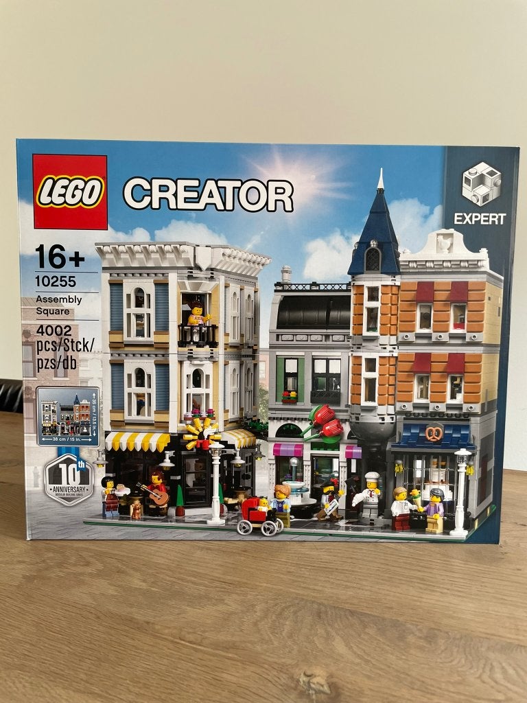 LEGO 10255 Assembly Square, Lego, Nieuw, Ophalen of Verzenden, Compleet