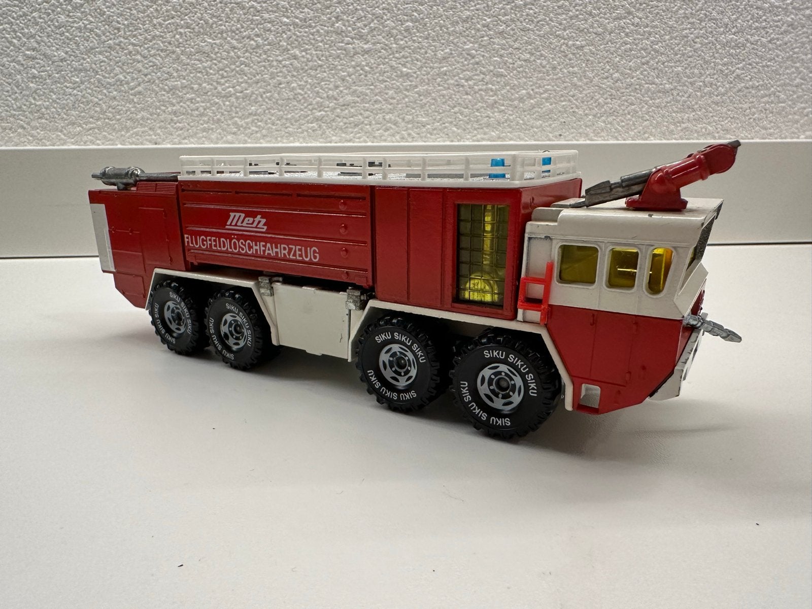 Siku Faun Flughafenlöschfahrzeug - Brandweerwagen, Ophalen of Verzenden, Gebruikt, Bus of Vrachtwagen, SIKU