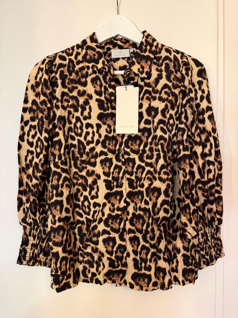 Nieuw! Kaffe Blouse met Luipaardprint - Maat 34, Ophalen of Verzenden, Nieuw, Maat 34 (XS) of kleiner, Bruin