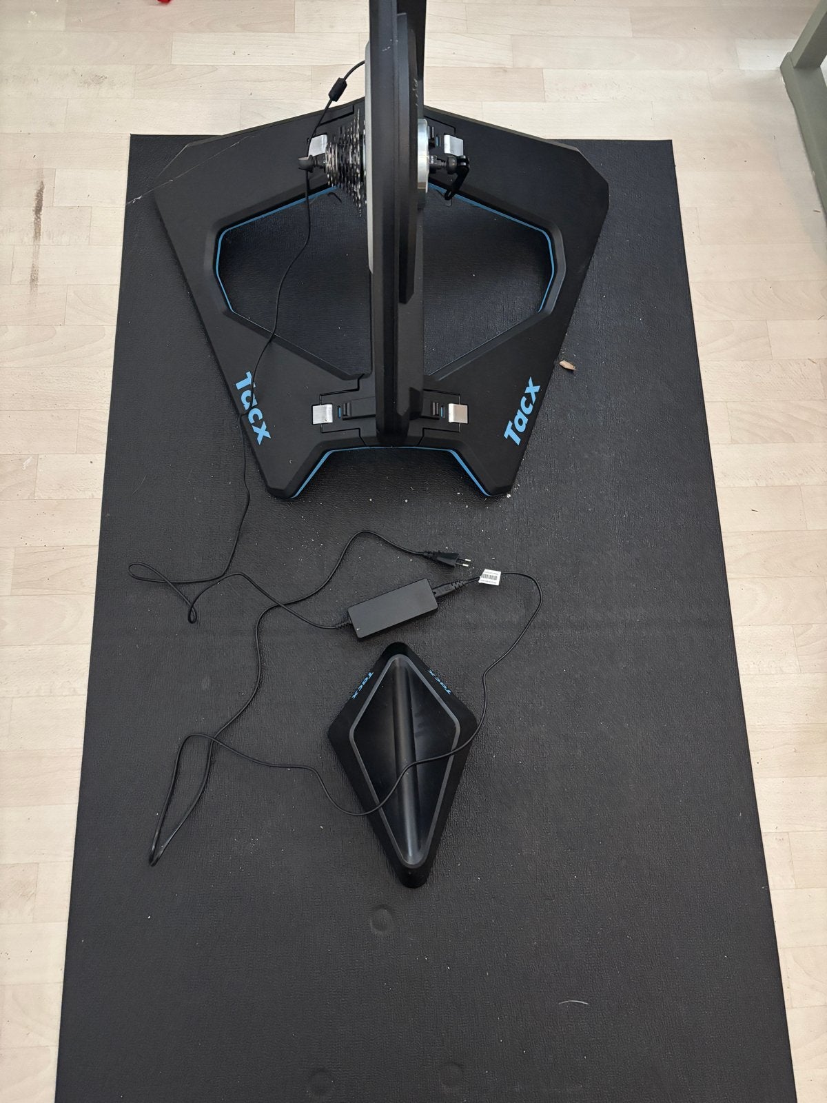 Tacx Neo 2 smart T2850 fietstrainer inclusief ondermat, Aluminium, Zo goed als nieuw, Meer dan 20 versnellingen, Ophalen