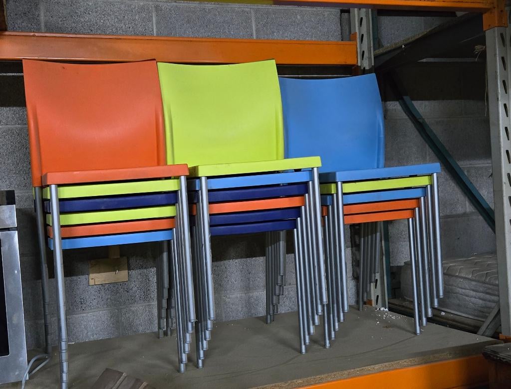 10 stuks kunststof stapelstoelen, Huis en Inrichting, Stoelen, Ophalen, Kunststof, Gebruikt, Overige kleuren
