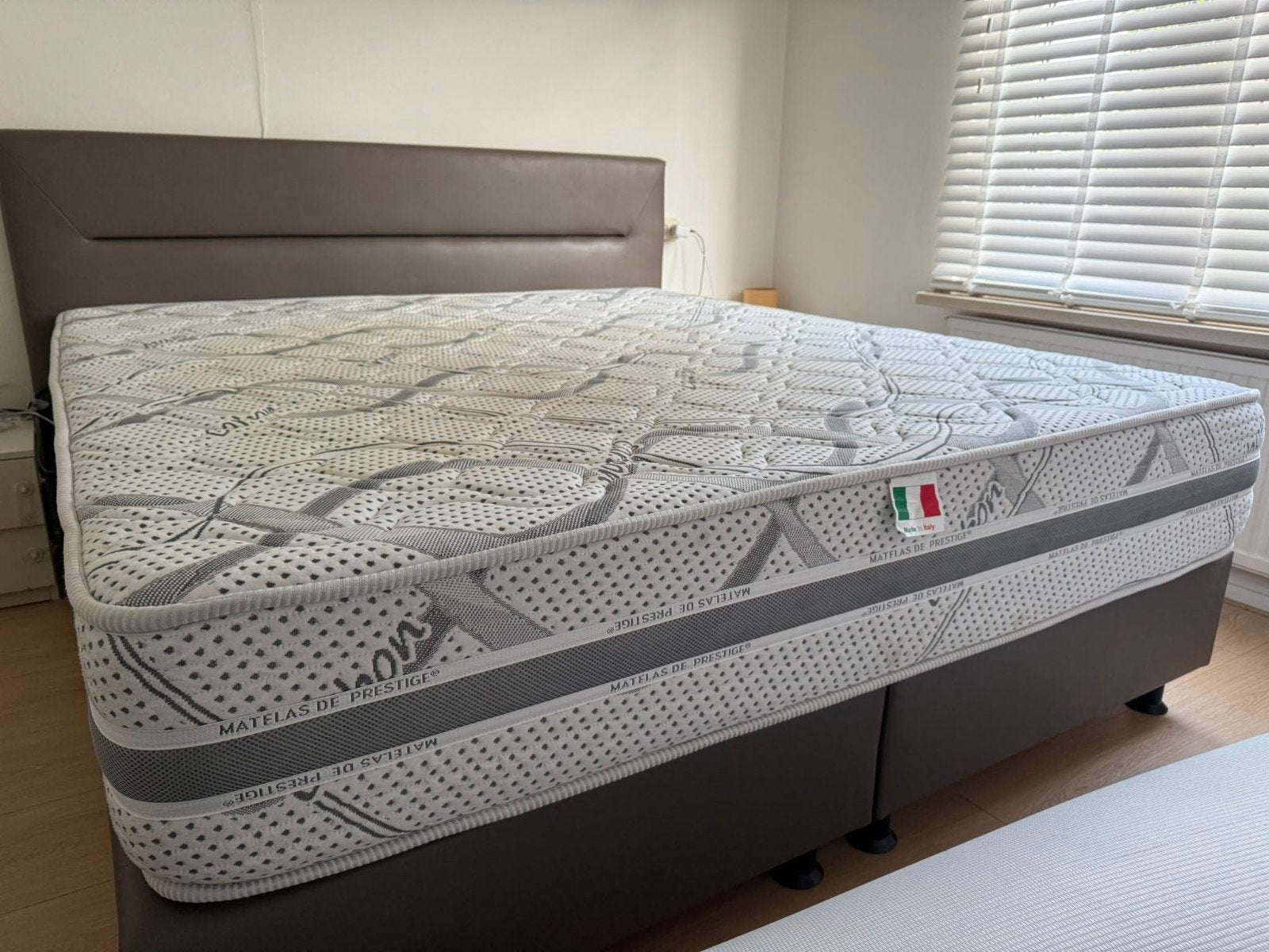 Luxe tweepersoons boxspring met matras, Gebruikt, Tweepersoons, Ophalen of Verzenden, Bedbodem