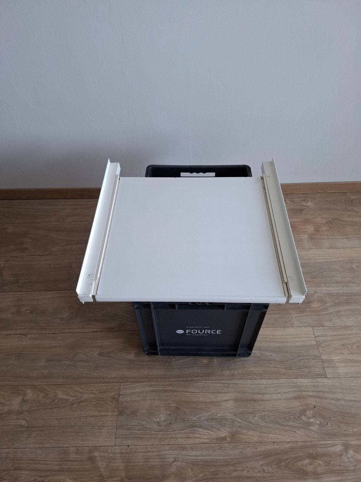 Uitschuifbaar plateau voor kast of rek, Ophalen, Gebruikt