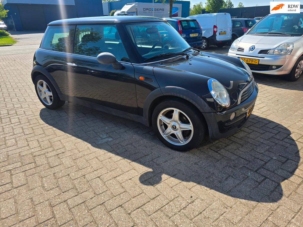 Mini Mini 1.6 One Pepper, Voorwielaandrijving, 15 km/l, Gebruikt, 4 cilinders