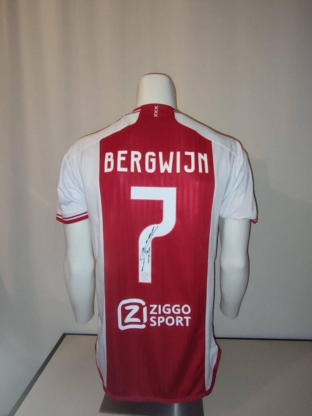 Ajax shirt gesigneerd door Steven Bergwijn met certificaat, Verzamelen, Sportartikelen en Voetbal, Ophalen of Verzenden, Nieuw