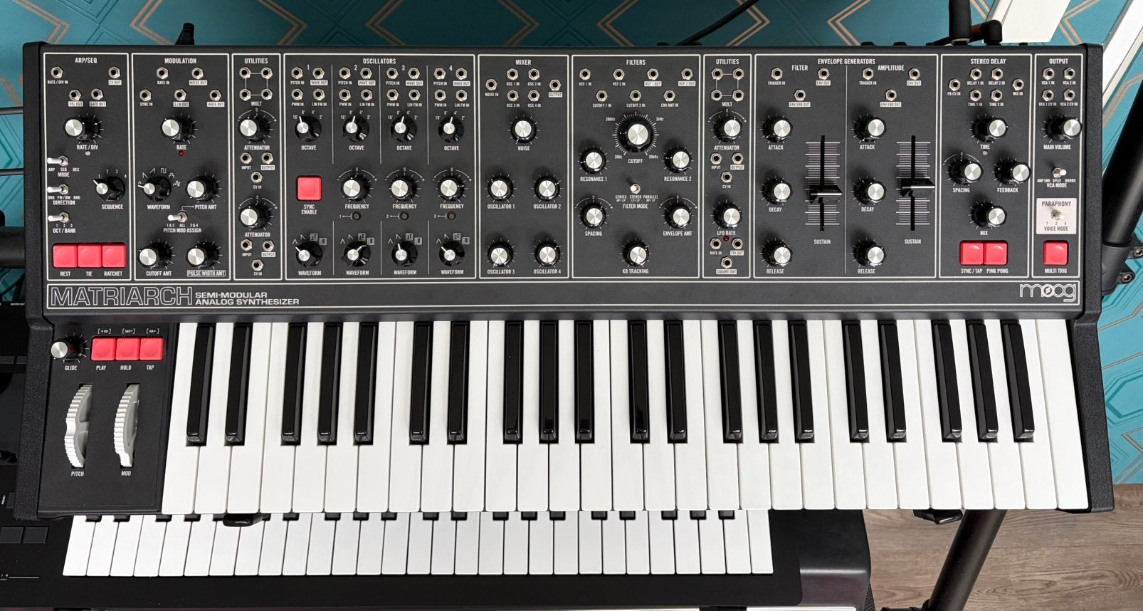 Moog Matriarch met decksaver, Muziek en Instrumenten, Zo goed als nieuw, Met midi-aansluiting, Ophalen, 49 toetsen