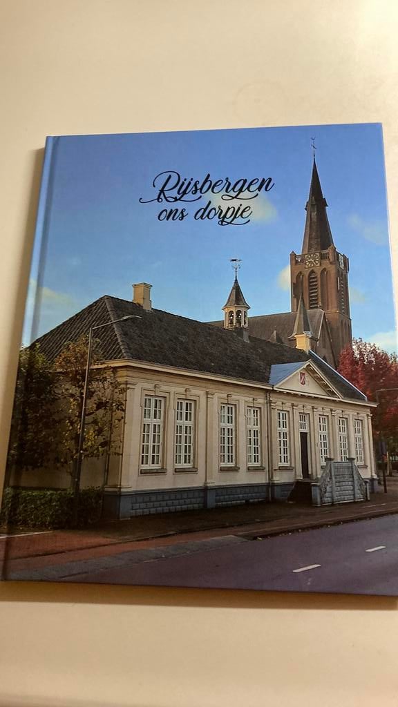 Rijsbergen ons Dorpje.  (Plus), Ophalen of Verzenden, Zo goed als nieuw